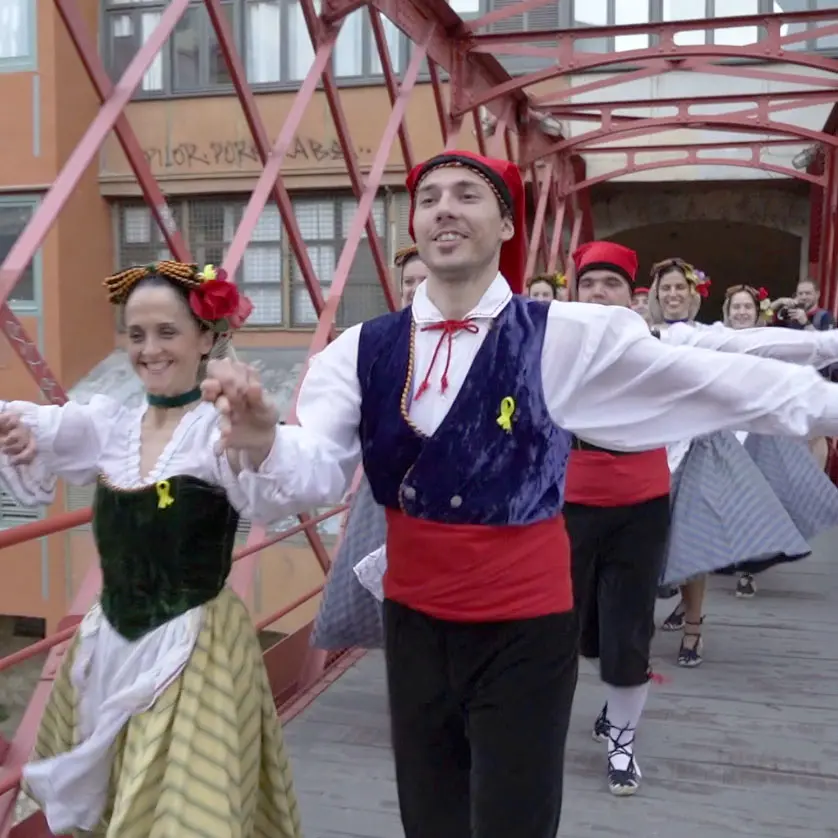 AbracadaBras · Comunicació creativa de Girona | Vídeo | Campanyes creatives de comunicació, vídeo, disseny gràfic, gestió i contingut de xarxes socials i programació web.