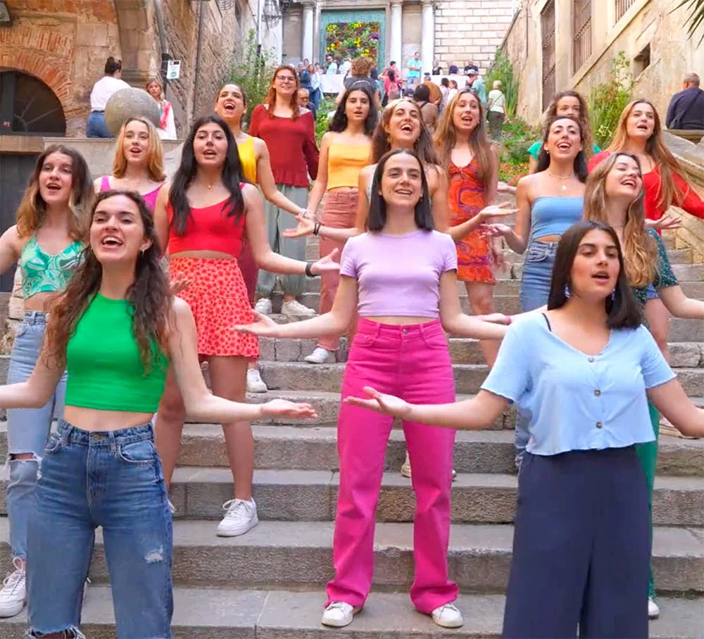AbracadaBras · Comunicació creativa de Girona | Vídeo | Campanyes creatives de comunicació, vídeo, disseny gràfic, gestió i contingut de xarxes socials i programació web.